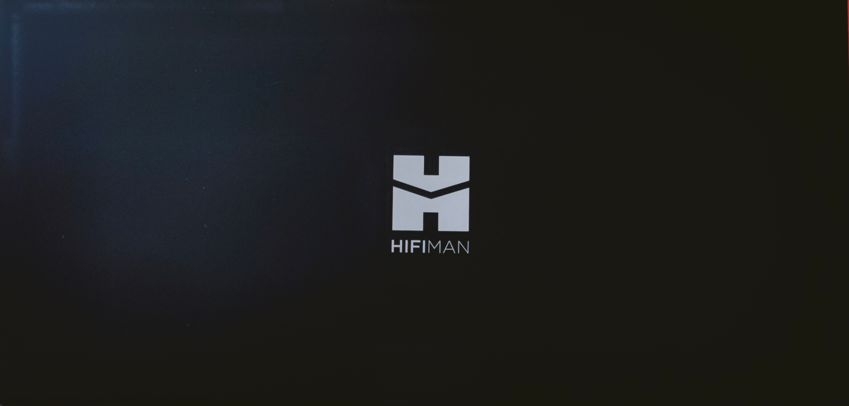 C++|外形和音质都极具辨识度,富丽典雅的HiFiMAN HE-R9