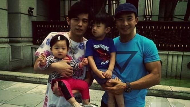 周杰伦|网友：刘耕宏为什么老蹭我周董流量？周杰伦：不好意思他叫刘畊宏