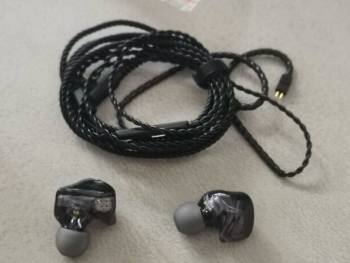 耳机|选有线耳机应该注意的细节，别光看牌子，这几款耳机音质才透亮