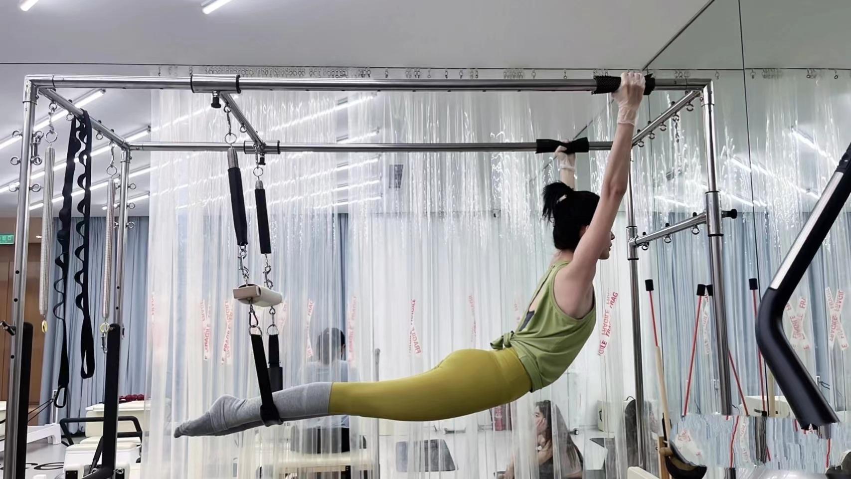 马甲线|夏天到！20位性感女星接连秀身材，马甲线水蛇腰蜜桃臀，个个养眼