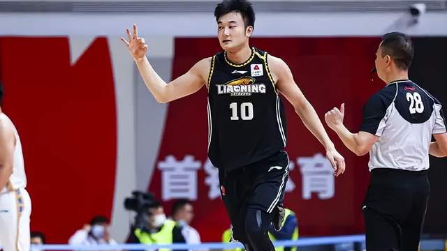辽宁男篮|辽篮晋级迎坏消息！主力锋线脚踝受伤，或无缘总决赛，杨鸣将变阵