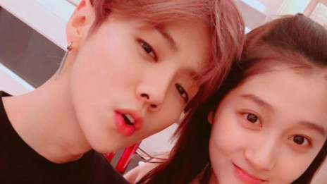 鹿晗|半夜冲上热搜！关晓彤被曝与鹿晗领证后淡定发文，鹿晗无意做回应