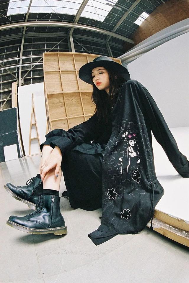 漫画|山本耀司的支线 Ground Y,如何靠动漫联名揽获 Z 世代青睐