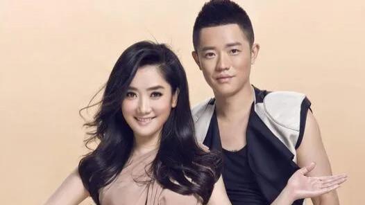 凤凰传奇|携手这么多年，凤凰传奇的“清醒”，扯下了多少音乐组合的遮羞布