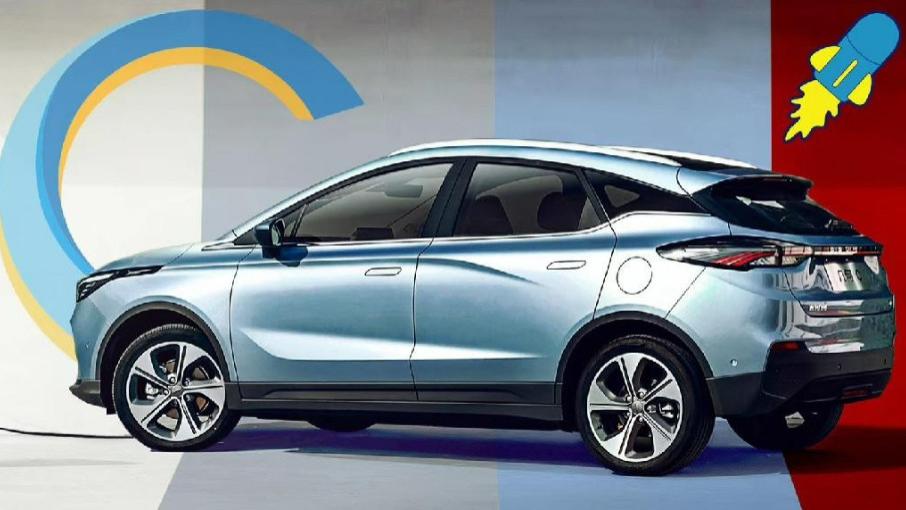 新能源|当新秀遇到黑马，哪吒U Pro对比几何C，谁更适合年轻人？