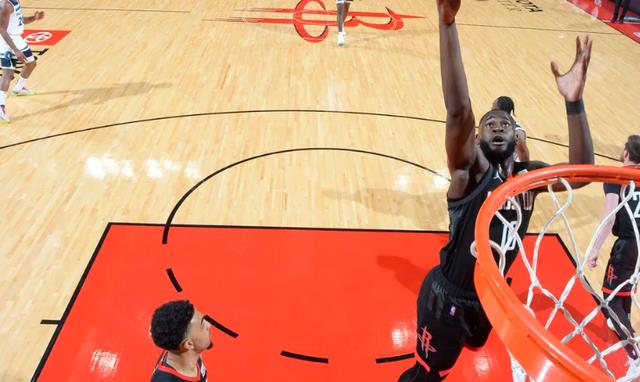 火箭众将动态：后场妖卫埋头苦练，两新秀形影不离，申京返回休城