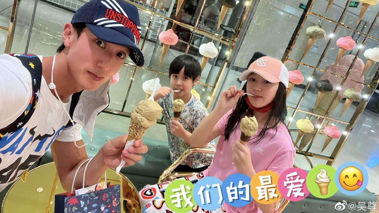 吴尊|吴尊举家搬到中国！4个人吃饭一人一个菜，作为明星太朴素！