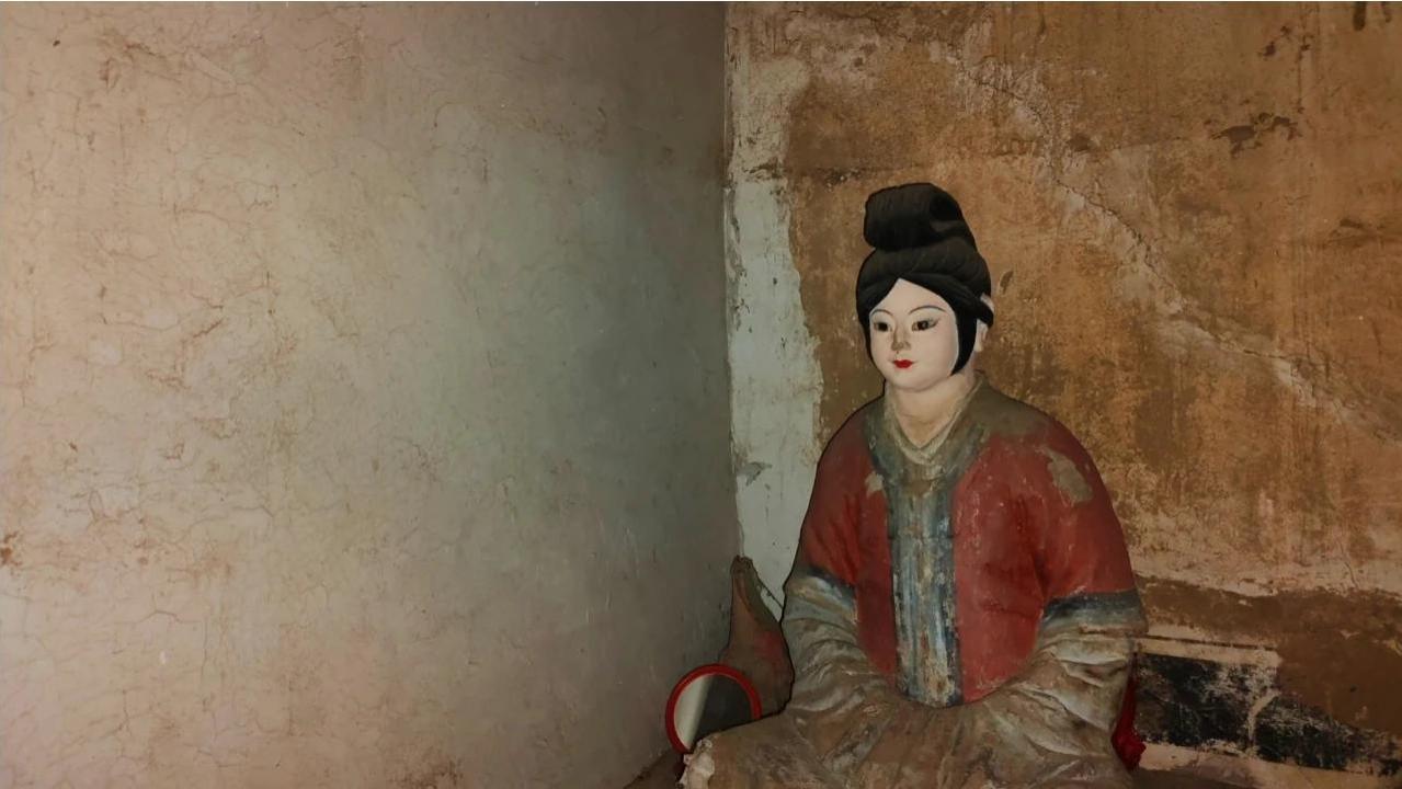 山西1000年古寺，发现16岁少女坐化肉身，骨头外露，千年不坏！