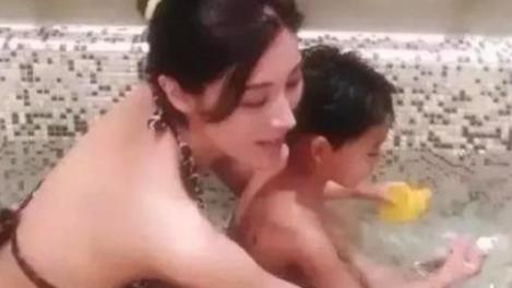 李嘉欣|港姐李嘉欣和8岁儿子共浴，网友：亲情要有界限才更美，不要给孩子带来伤害！