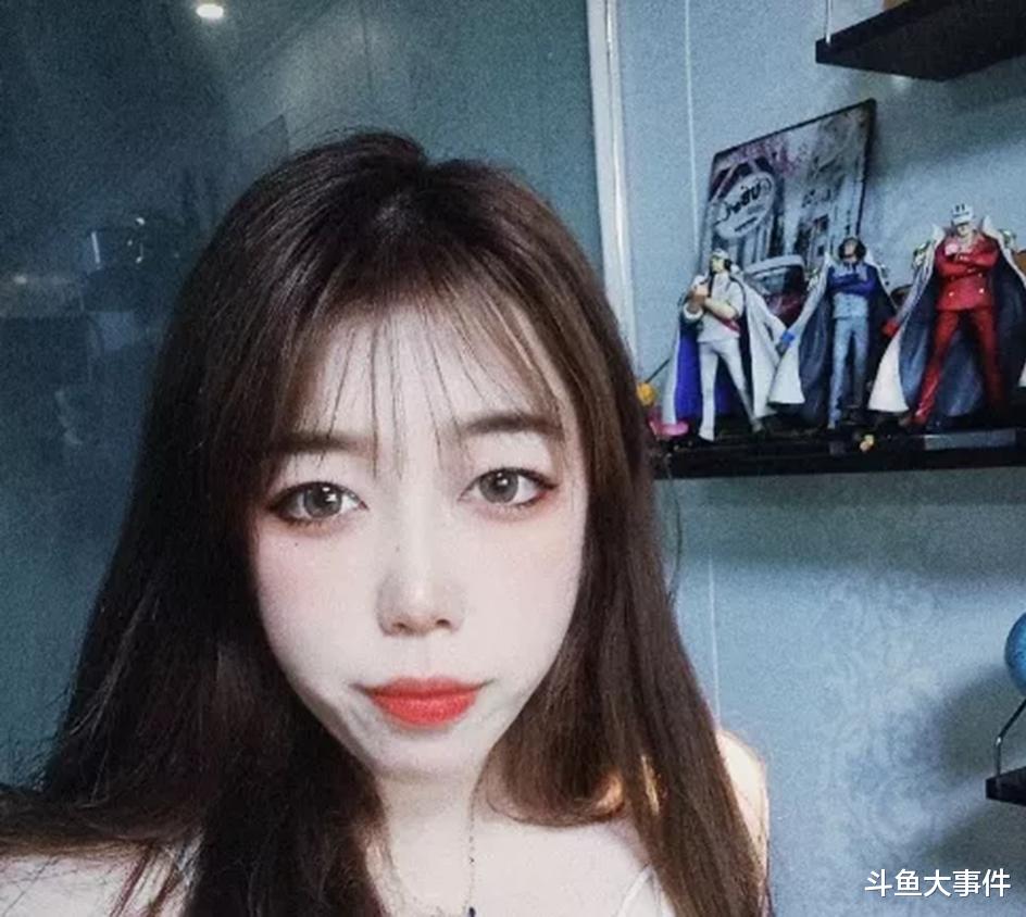 |斗鱼平台某永封主播近况被曝光，停播期间每天借酒消愁！