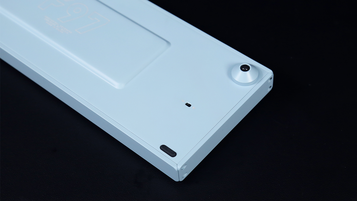 机械键盘|iQunix F97滑雪三模无线机械键盘评测：这配色太能打了吧