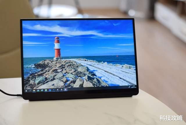 魅蓝|笔记本屏幕太小怎么办？这款便携屏可以协同笔记本等一起办公