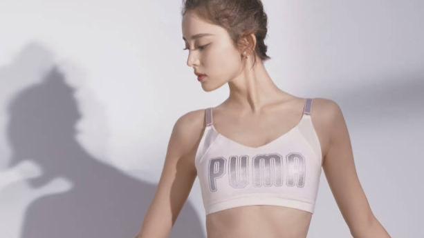 古力娜扎|古力娜扎近照曝光，打扮性感引热议，网友：身材不好倒是爱秀