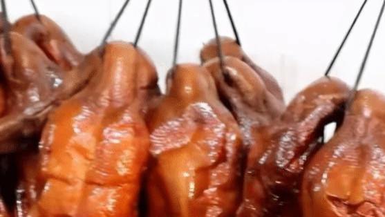 连衣裙 为什么一只活鸭50块，一只烤鸭却要18块？