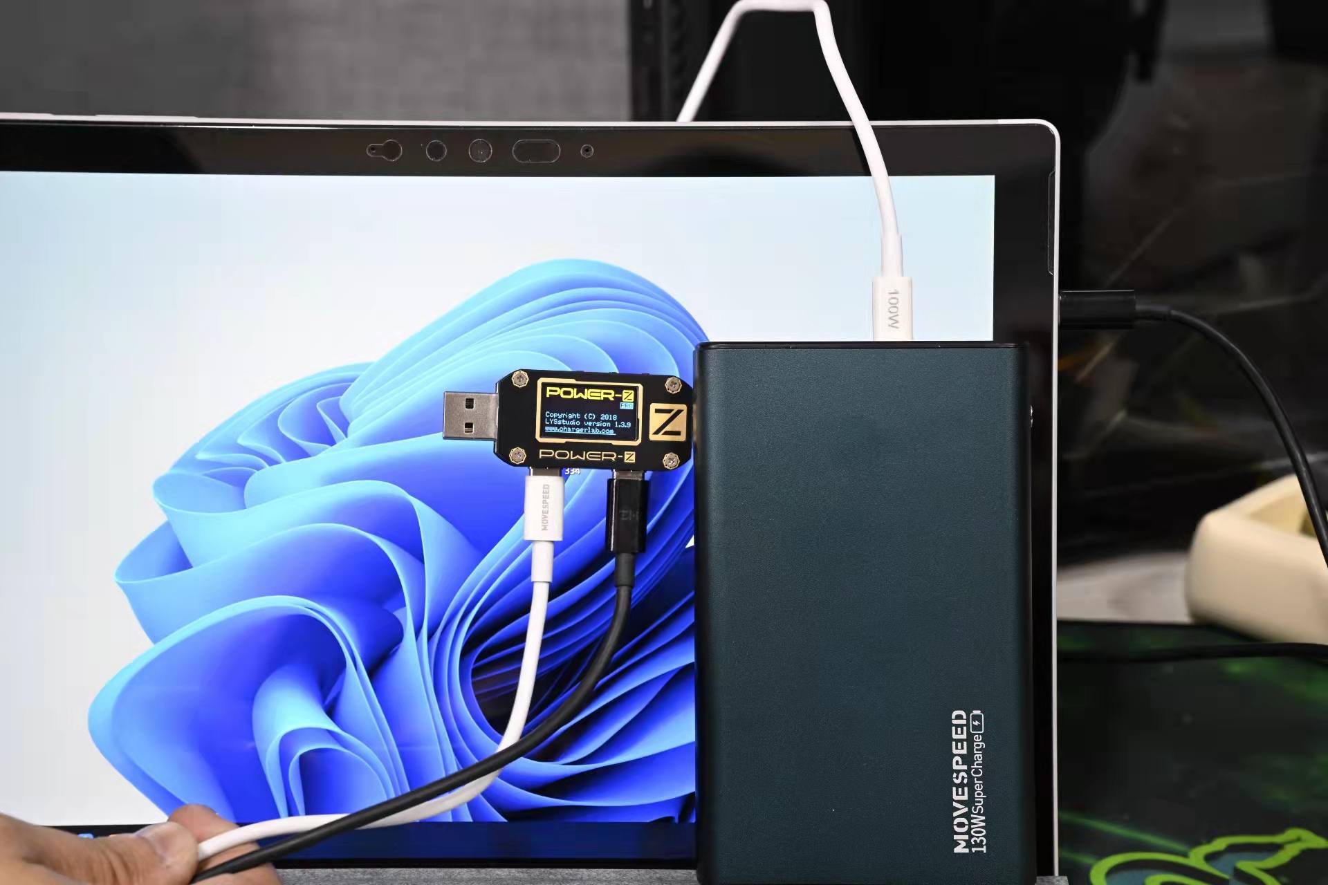 笔记本|手机笔记本同时充电,移速130WPD充电宝开箱