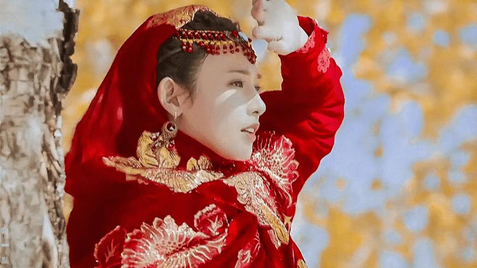 孟子义|“网红脸”孟子义完美逆袭，换上新古装造型，不细看差点没认出来