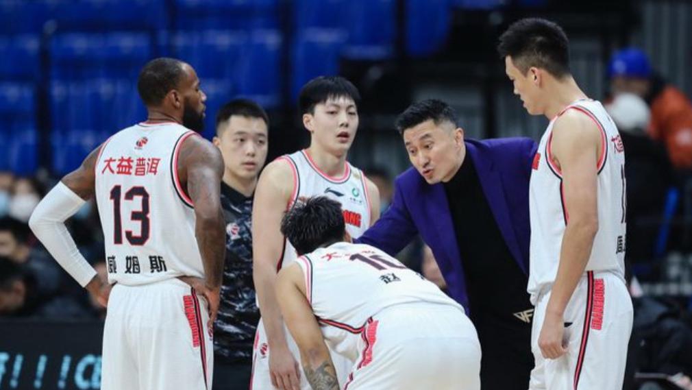 广东男篮|广东男篮后继有人，三大潜力锋线或进入一队，未来接班周鹏任骏飞