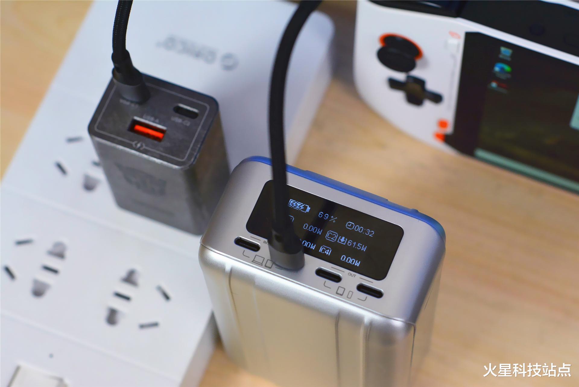 达尔优|努比亚推出变形金刚战损版充电器:65瓦功率,能给三个设备一起充电