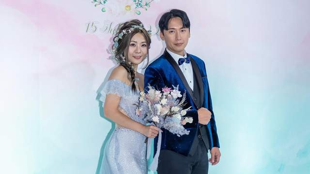 冯曦妤|恭喜！38岁香港知名女歌手迎来大婚，腹部微微凸起疑似怀孕