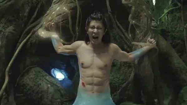 娱乐圈|假胸、假肩、假屁股，明星为显身材处处造假，娱乐圈还有真人吗？