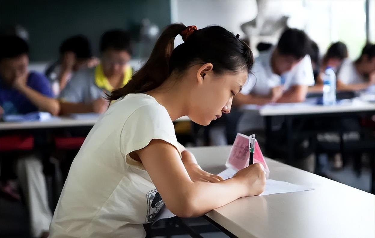 离谱！公务员考试题目：牛肉十元一斤，十斤牛肉值多少钱？常规答案都是错误的