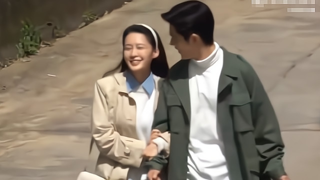 肖战|原来肖战的招牌式笑容对谁都适用，李沁杨紫没有区别