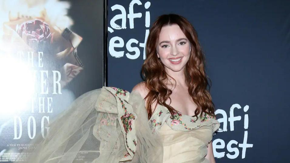 伊隆·马斯克|50岁马斯克又恋爱了！27岁金发女友长着芭比娃娃脸