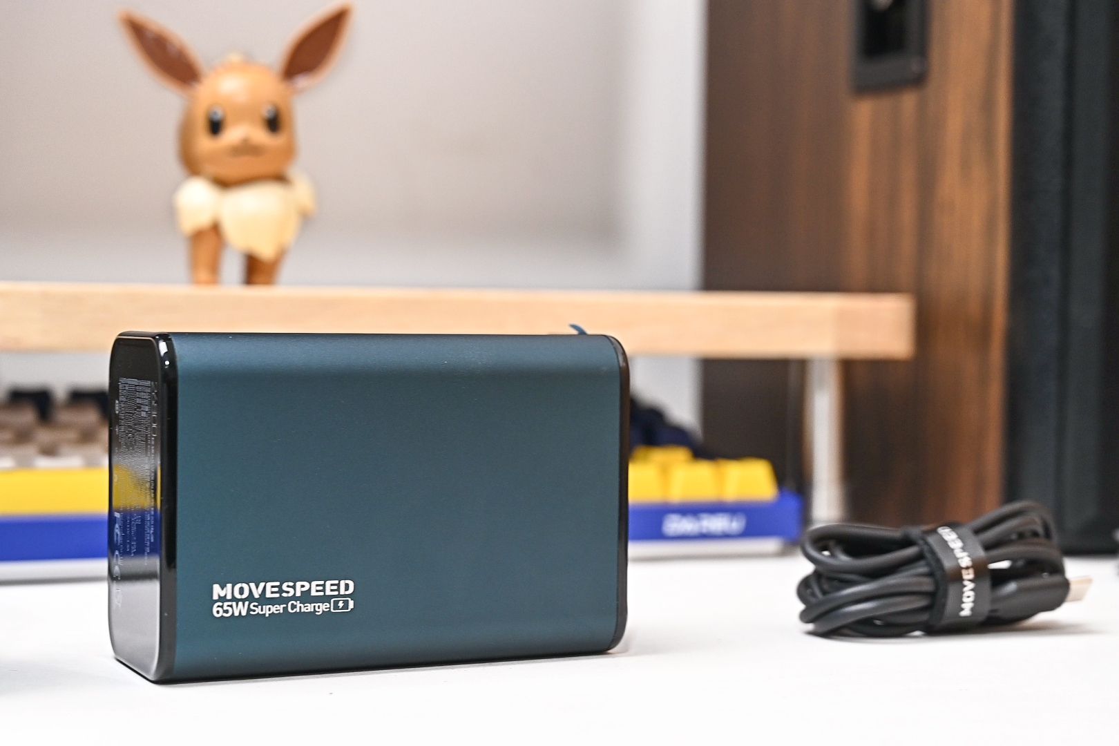 键盘|出行EDC要减负,扛起本本供电的迷你电站,入手移速65W组合