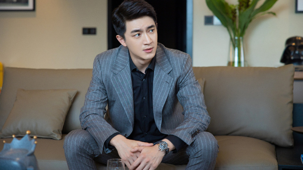 破产|为了让《请叫我总监》的男女主在一起，网友们都在盼着男主破产？