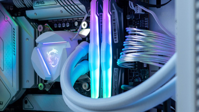 显卡|科技以换国芯为本，金百达长鑫内存灯条4000超频测试