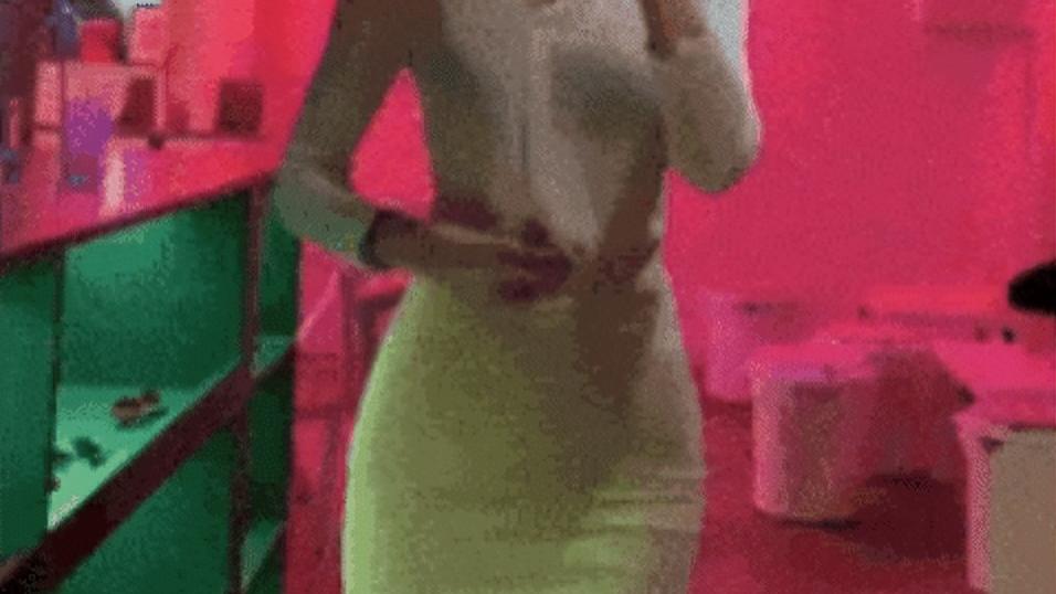 发型 “女生为什么喜欢穿这种葫芦形的衣服？真的不难受吗？”