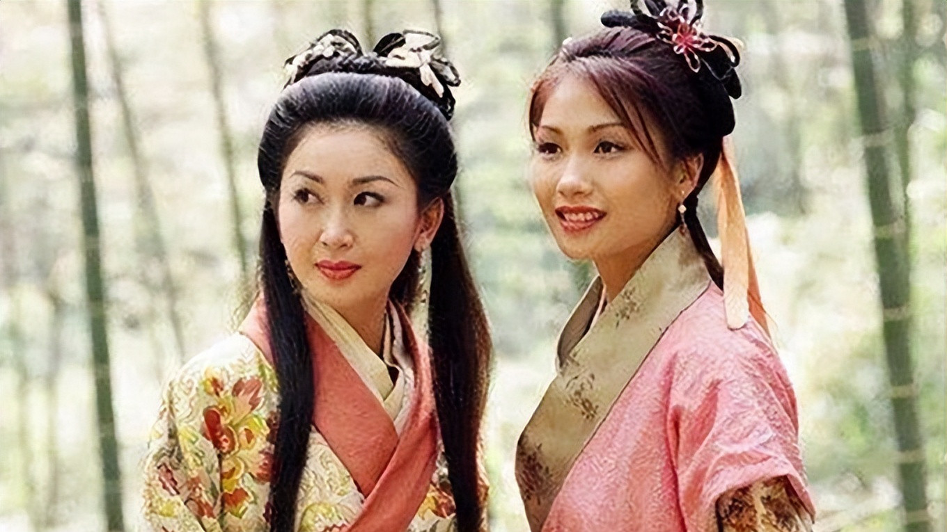 袁彩云|港姐袁彩云移居国外近况！曾引俩男星争风吃醋，46岁嫁富商成阔太