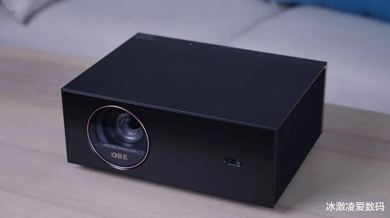 酷睿处理器|300寸大屏！大眼橙X20这款投影仪真的秀！