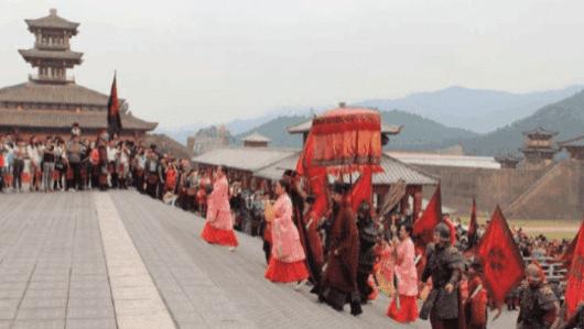 横店|横店“潜规则”遭曝光，早已见怪不怪，为了成名不惜一切代价