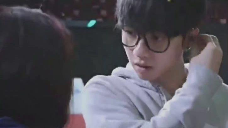 华晨宇|《王牌对王牌》：贾玲哭成泪人，华晨宇自揭伤疤，粉丝直言不会原谅