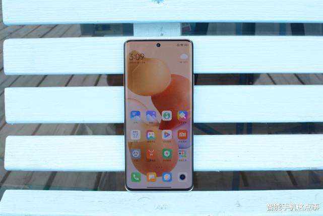 荣耀|四家偏线下定位的新机均已发布：优缺点都很明显，大家会怎么选？