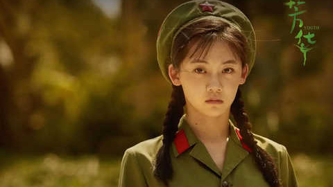 苗苗|郑恺苗苗半夜为苗妈做庆生蛋糕，苗妈苗妹齐出镜，母女三人怎么能这么像