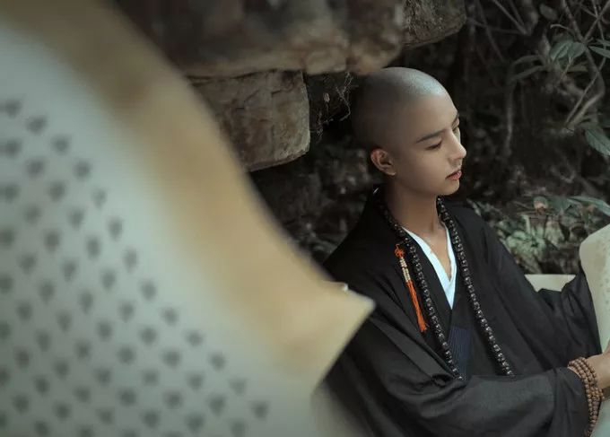 什么叫坚强？坚强不是不落泪，而