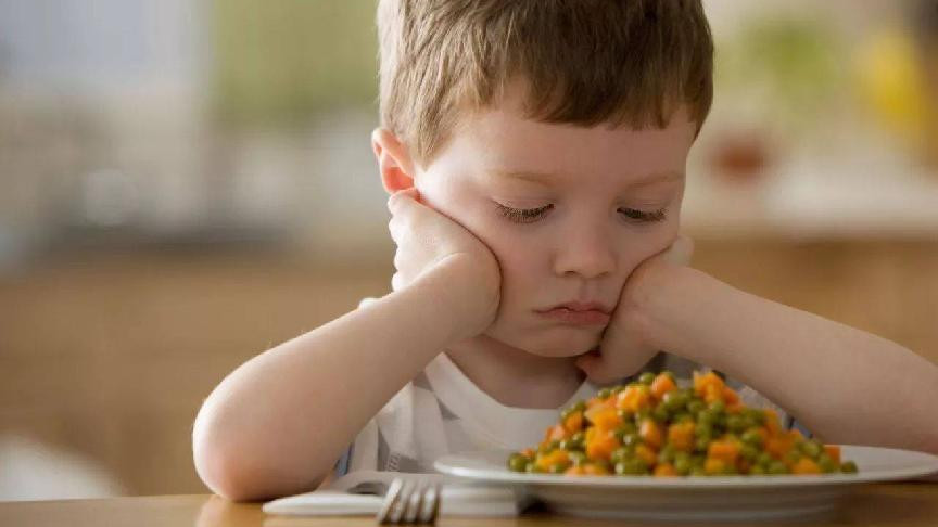 脾胃|脾胃衰弱，身体先知，孩子若出现这6种表现，多半是脾胃“撑不住了”