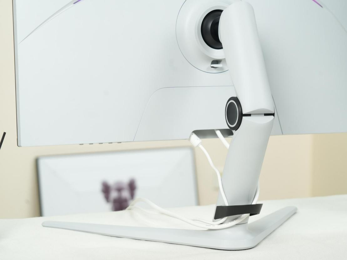 显示器|体验MiniLED的亲民之选:HKC PG271Q显示器体验