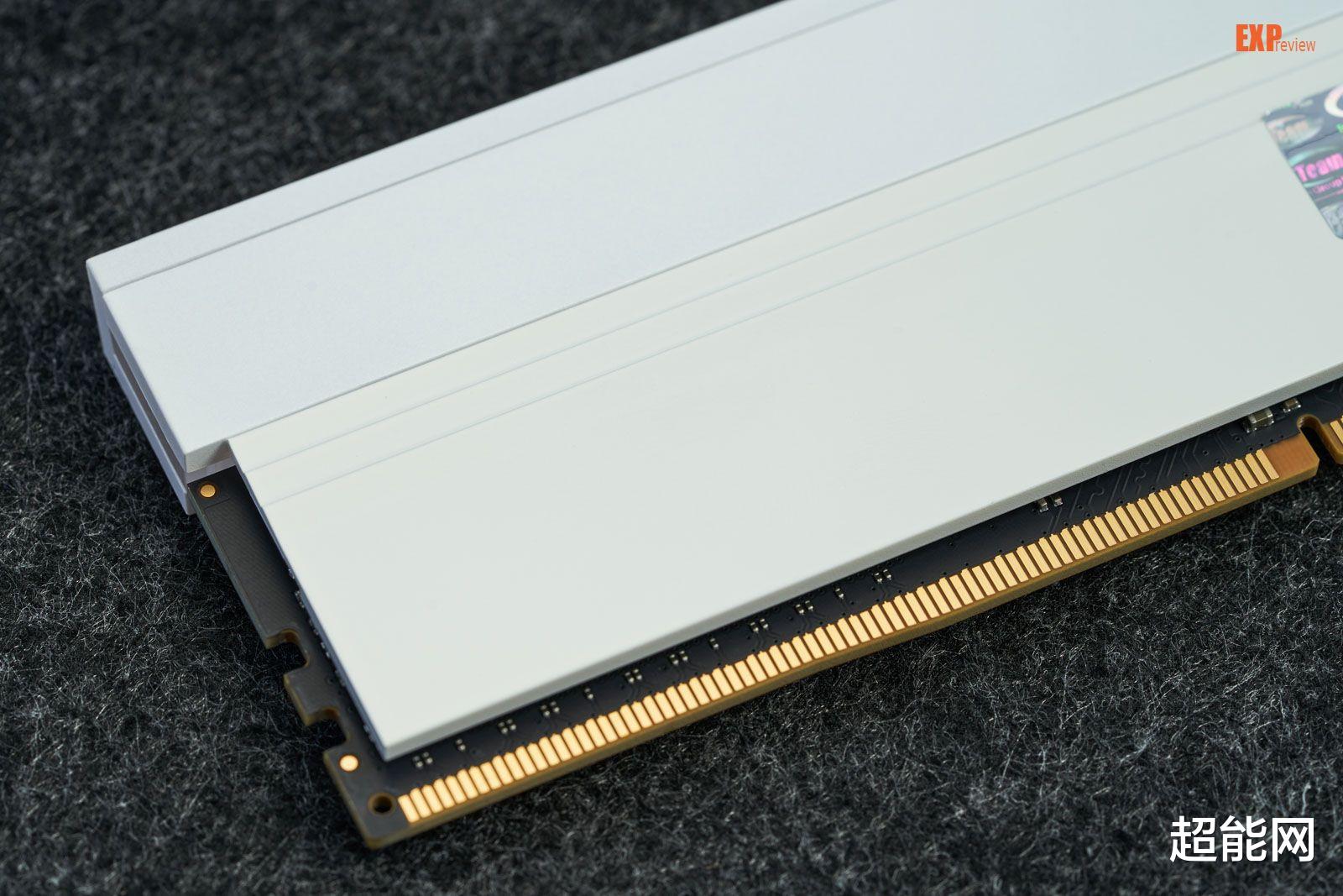 全面屏|十铨梦境DDR4-4000内存评测：幻彩透亮的极致美感