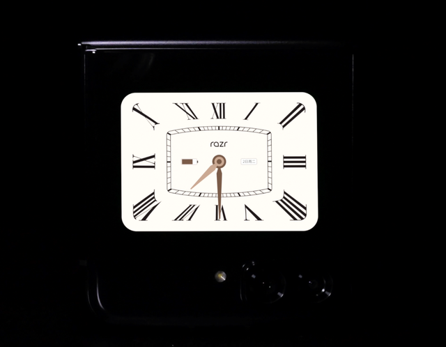 razr|联想副总裁张华手持Razr 2022真机亮相！发布会预计8月2日晚？