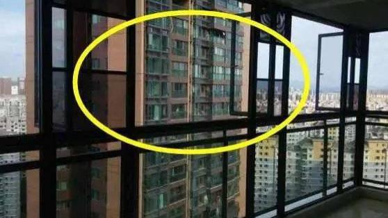 封阳台的方法早已过时，流行都这样封，安全又实用！