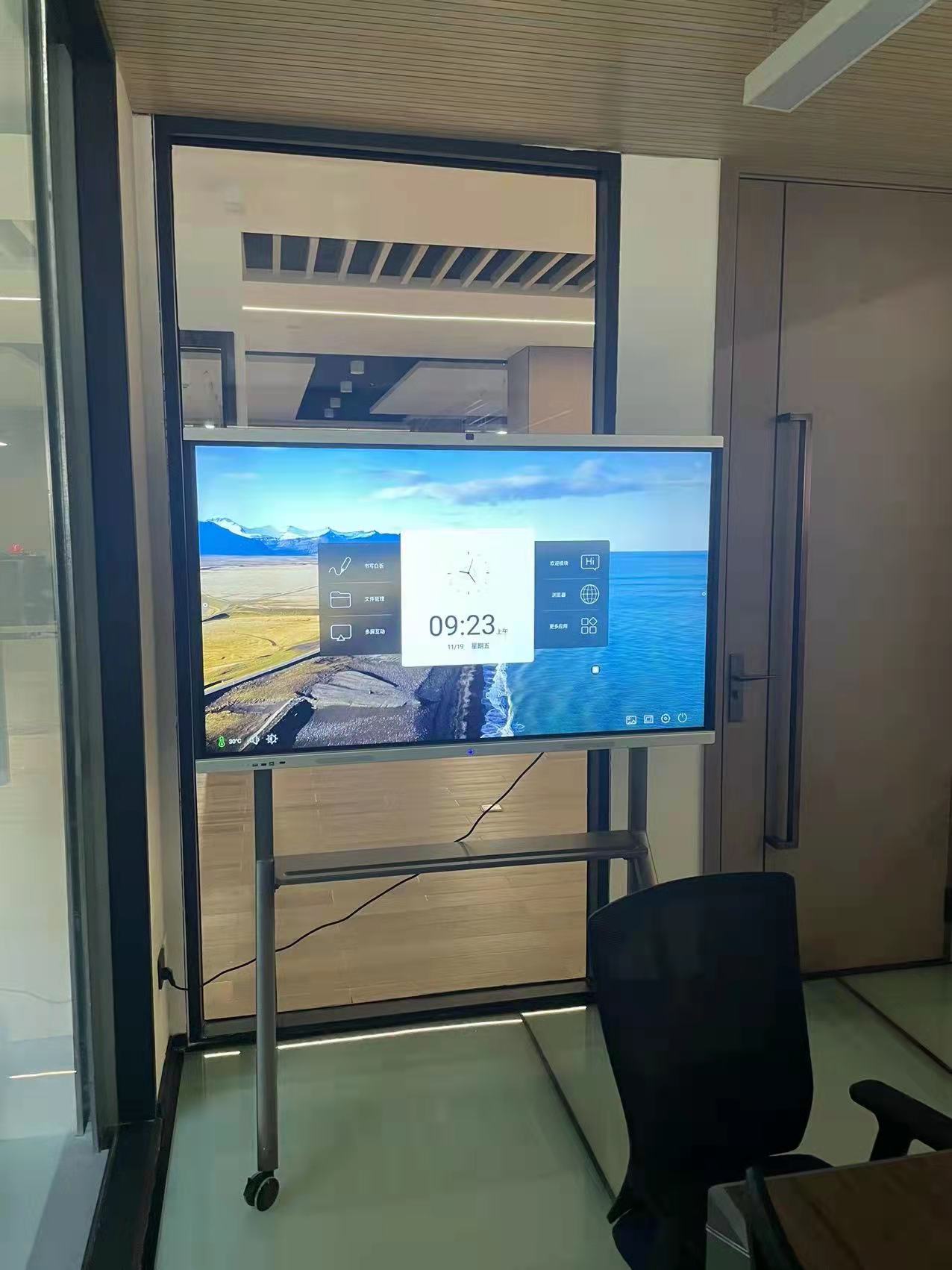 |泉州某公司会议室98寸会议平板安装完成