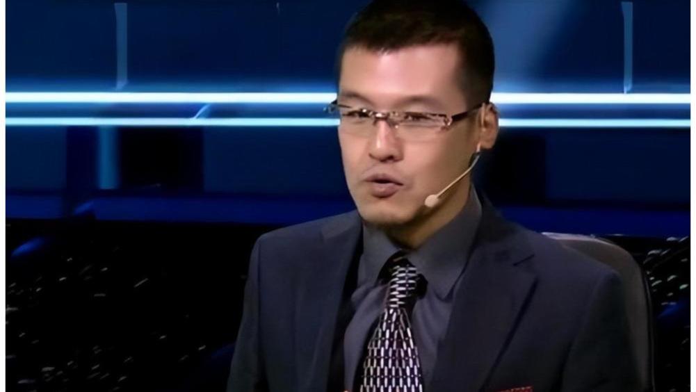 山西男篮|笑也有错？杨毅怒批山西外援：我不喜欢他的表情，乐什么乐？