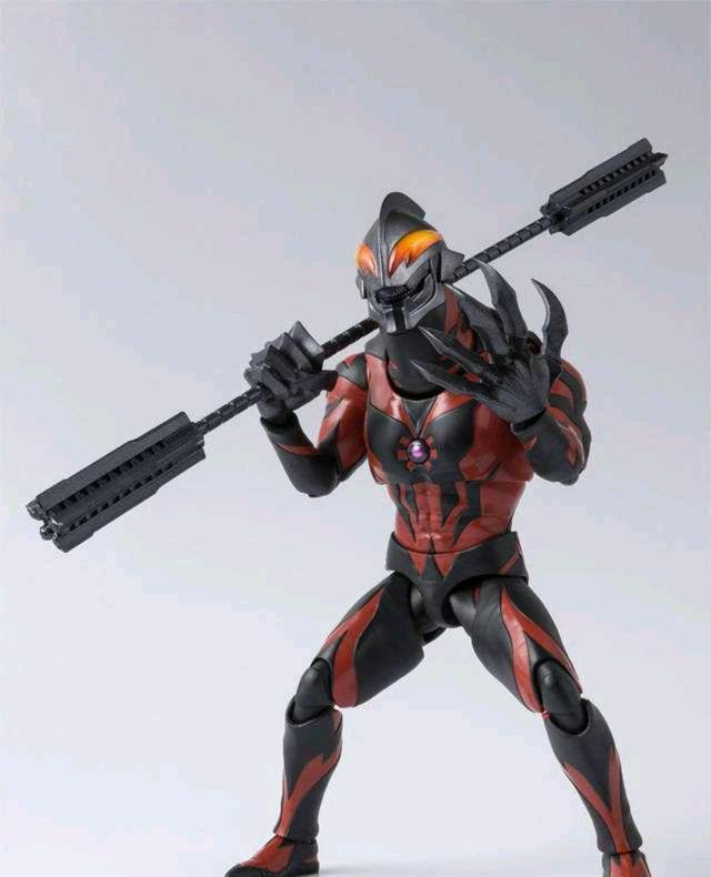 acgn漫評|奧特曼中最厲害的黑暗裝備：怪獸戰斗儀排第三，黑暗鎧甲墊底！