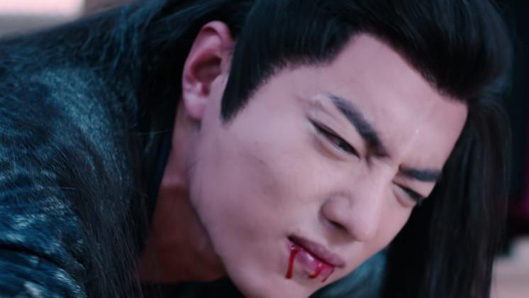 蒋欣|影视剧花式吐血，有人似喷泉，有人似吐痰，蒋欣却演得让人心疼