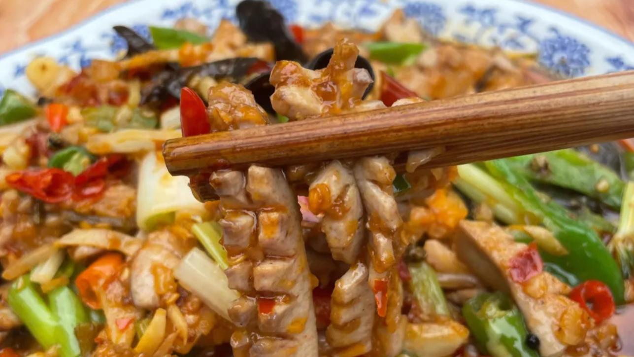 鸡杂|重庆南岸区“宝藏小菜馆”，地道山城风味，3盘炒菜1碗鸡汤，味道安逸