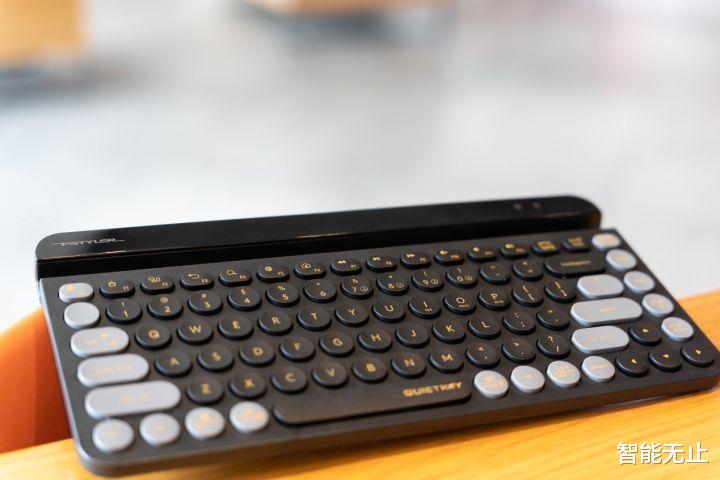 无线耳机|不止电脑，手机、平板也能出色办公，双飞燕飞时代降噪蓝牙键盘FBK30评测