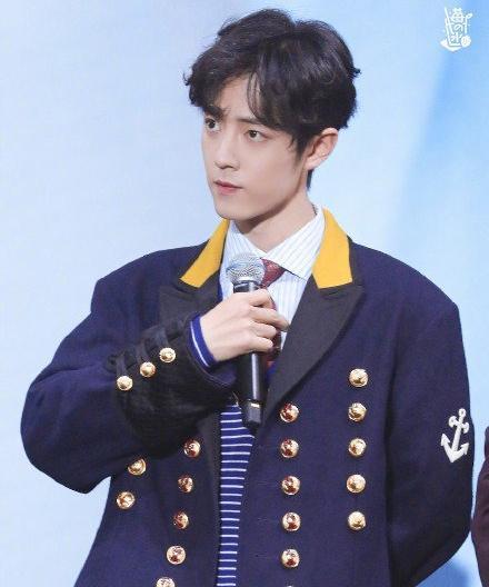 肖战|男星学院风造型绝了！肖战惊艳王一博青春，看到沈腾：有点搞笑！